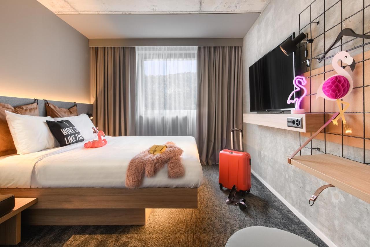 Moxy Sion Hotell Eksteriør bilde